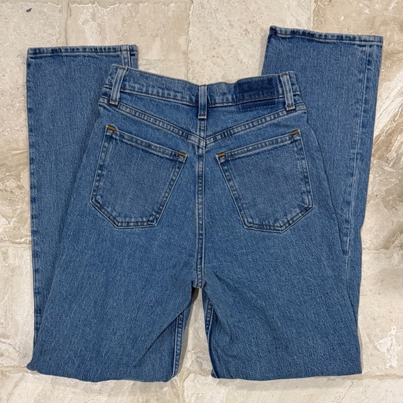 Abercrombie Curve Love Ultra High Rise 90s Straight Jean (Size 25) - Picture 9 of 10